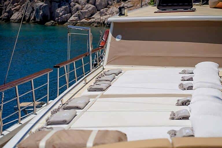 How To Book a Private Blue Cruise