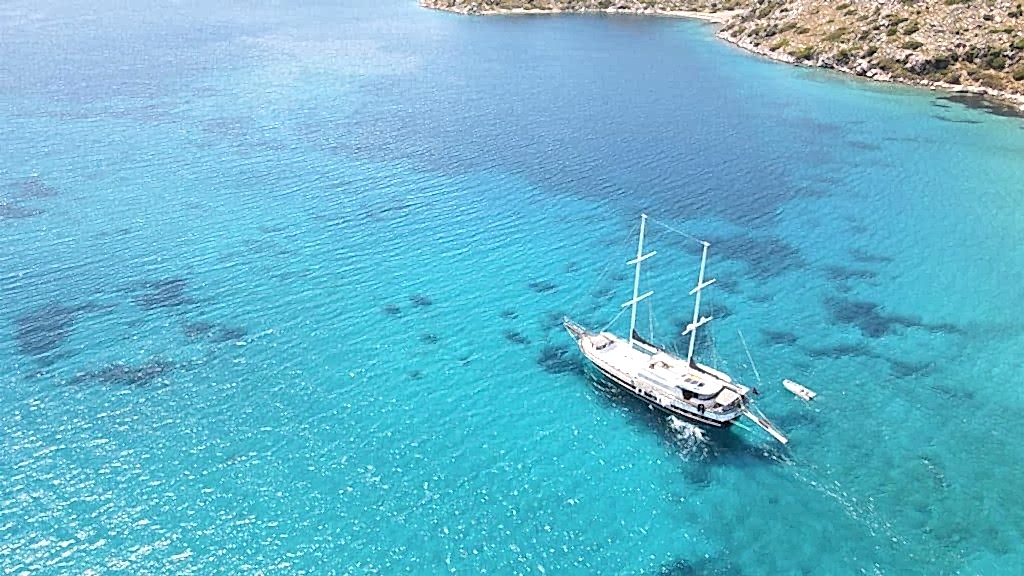 What Does It Really Feel Like to Wake Up at Sea?
