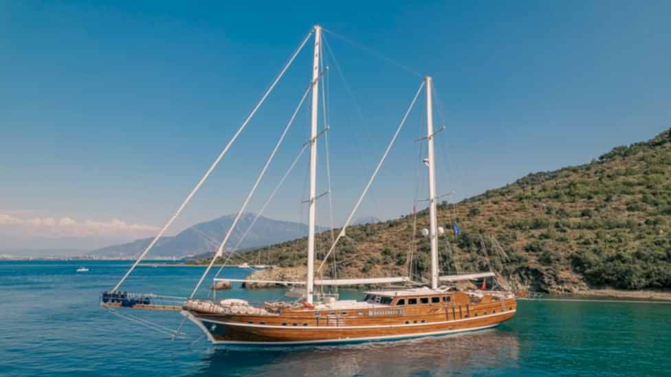 Turkish gulets – traditional wooden yachts for private cruising
